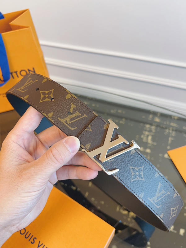 ルイヴィトンベルト正面デザイン